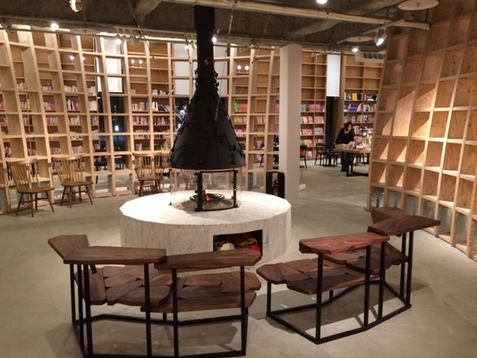 函館蔦屋書店　家具展示販売
